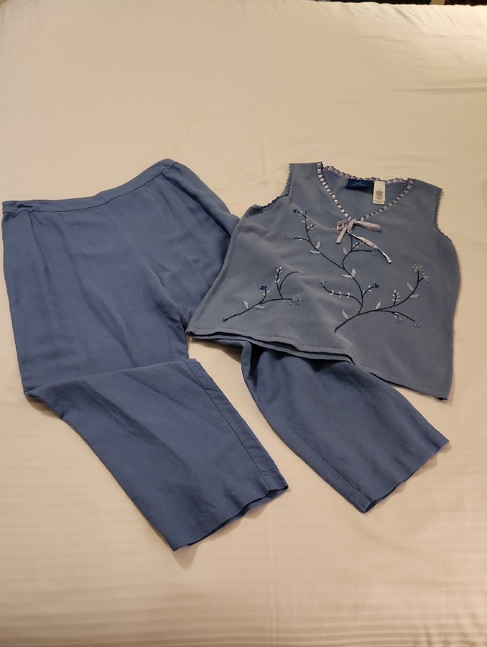jhcollectibles Capris and Top Sz 10 Dusty Gray Blue